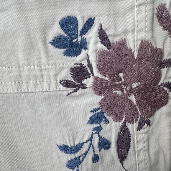 NWT SUNDANCE Women's Flat-Front BLOOM Embroidered Off-White CARGO PANTS Size 16 - Picture 4 of 7